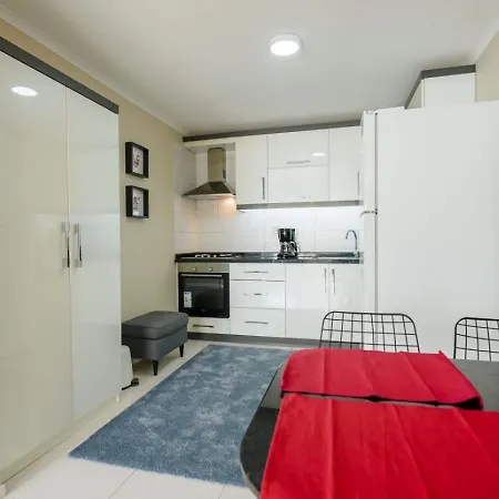 Stylish Flat Near Hadrians Gate Antalya