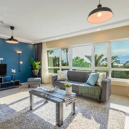 Stylish Flat Near Hadrians Gate Antalya