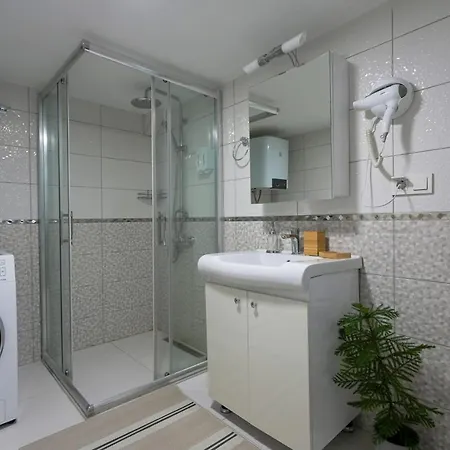 Stylish Flat Near Hadrians Gate דירה *